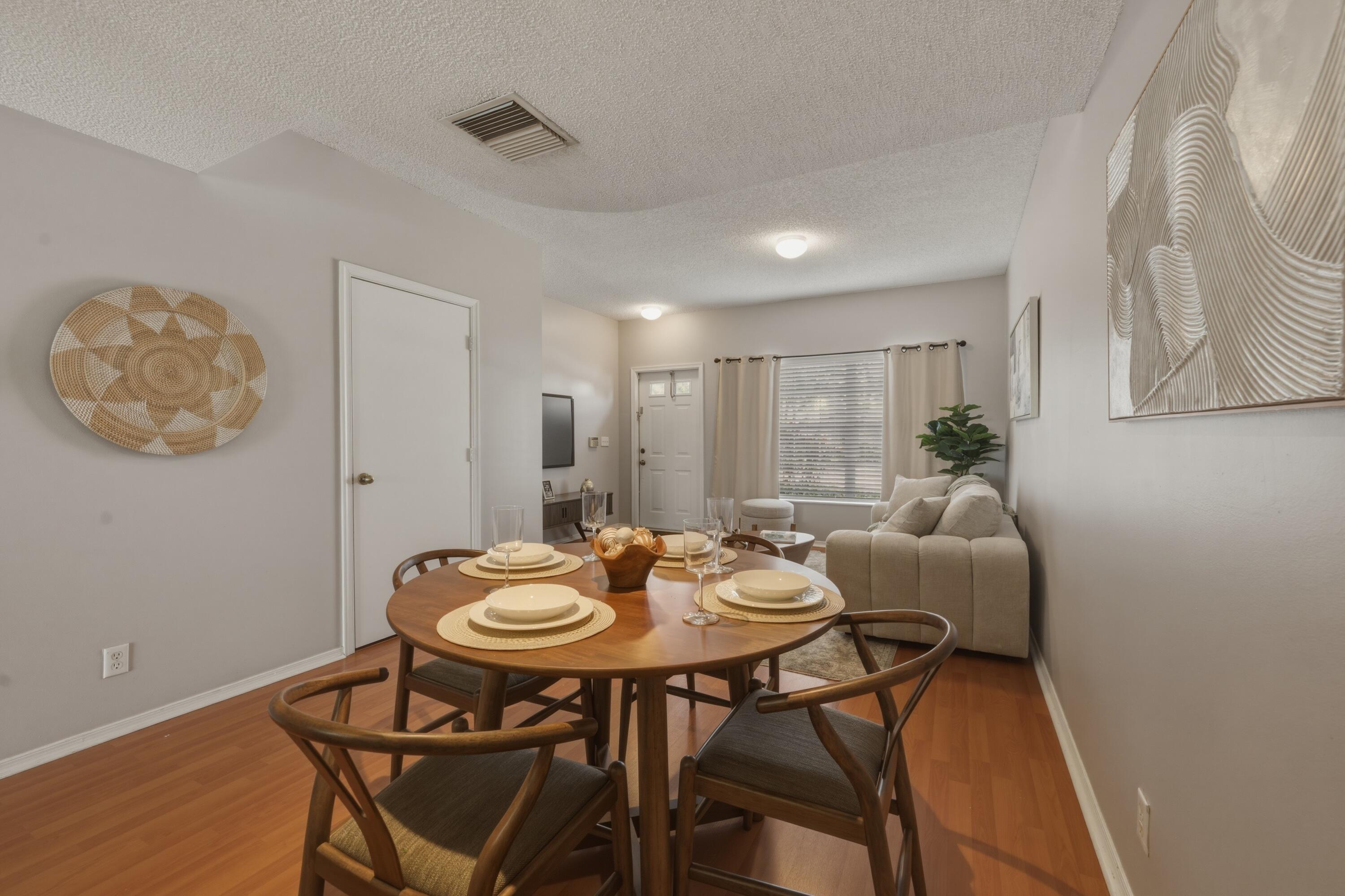16635 Hemingway Drive Weston, FL 33326 - Photo 6 of 28 DSC08270