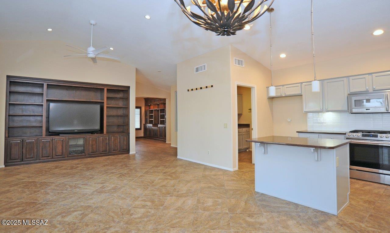 63300 East Flower Ridge Drive Tucson, AZ 85739 - Photo 10 of 32
