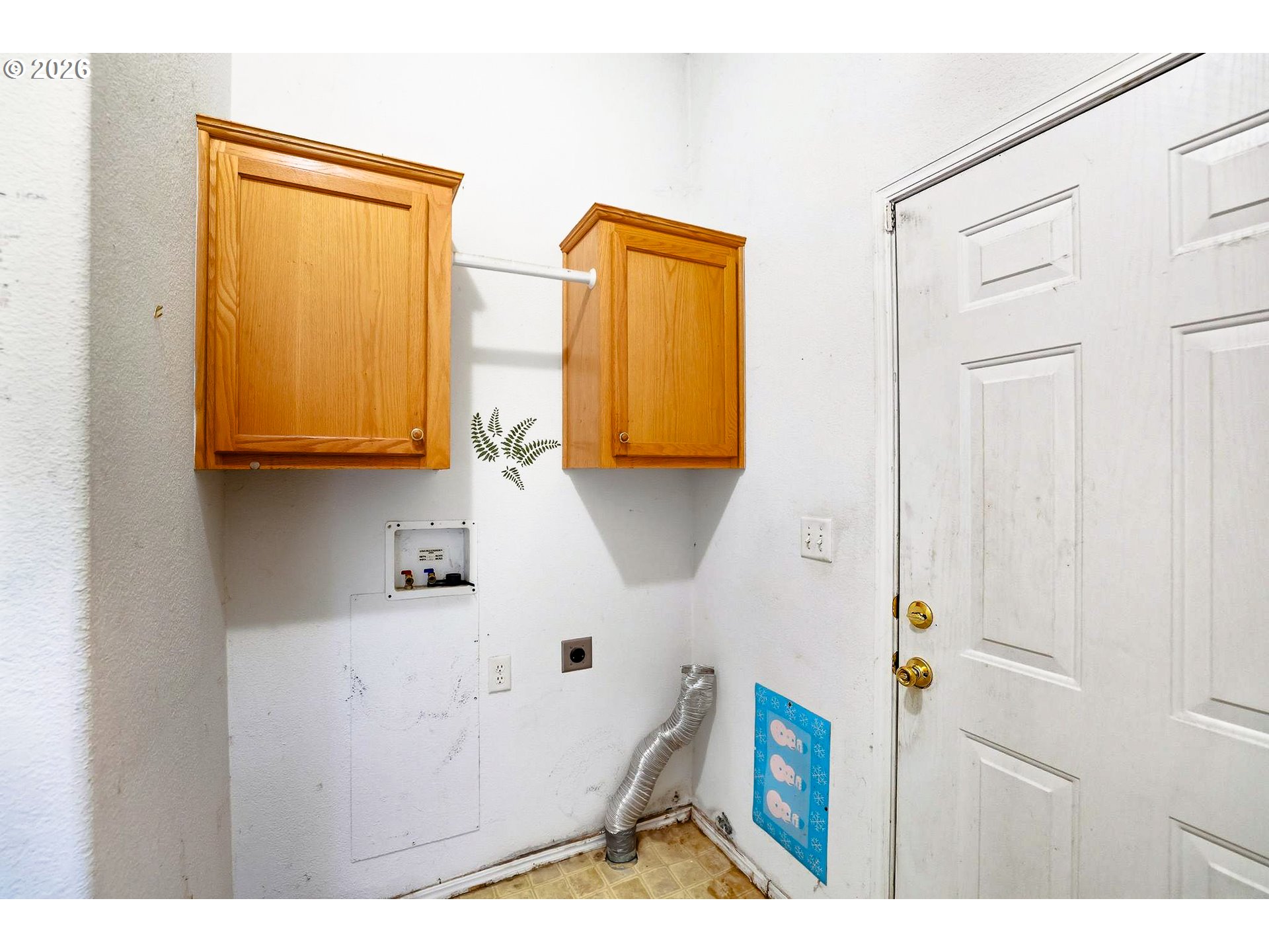 25368 East Cedar Glen Loop Welches, OR 97067 - Photo 14 of 25 a view of an entryway with wooden floor