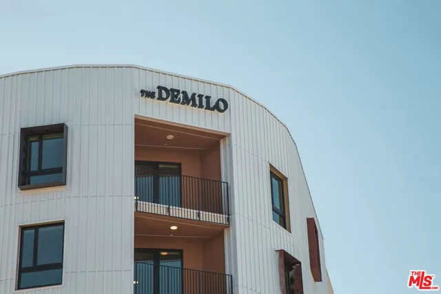 $2,819 | 201 North La Brea Avenue, Unit 526, Inglewood, CA 90301