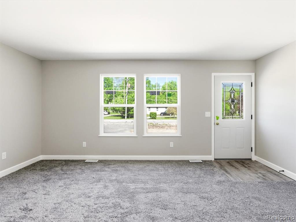 2921 Beach Road Port Huron, MI 48060 - Photo 8 of 29