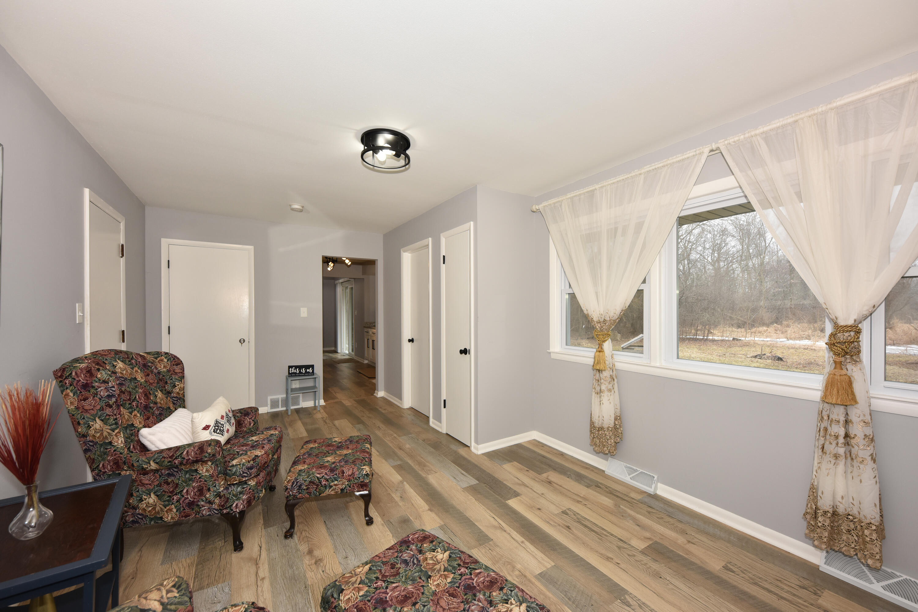 N28W24239 Watertown Road Pewaukee, WI 53072 - Photo 13 of 26 Family room