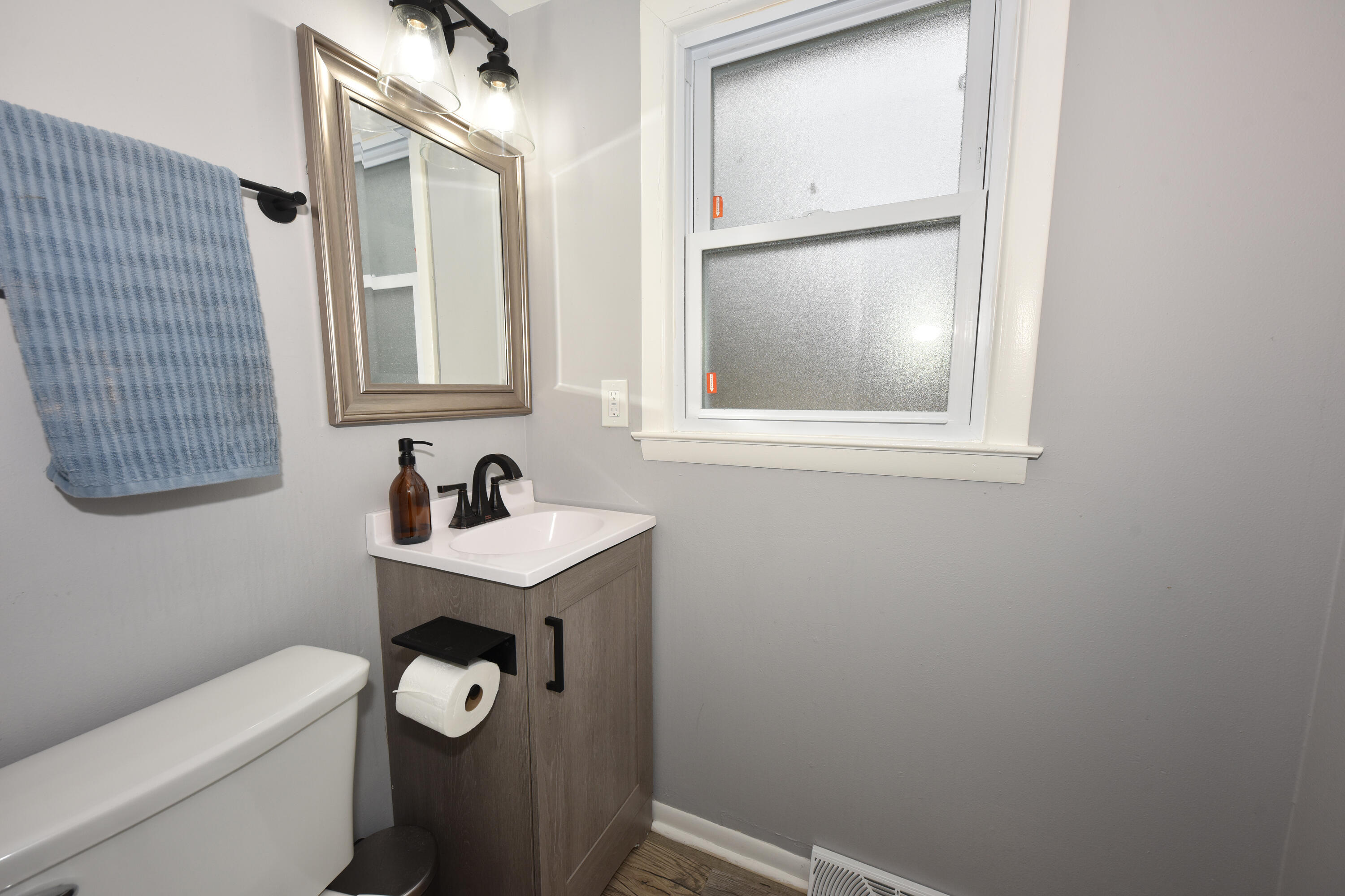 N28W24239 Watertown Road Pewaukee, WI 53072 - Photo 14 of 26 Powder room