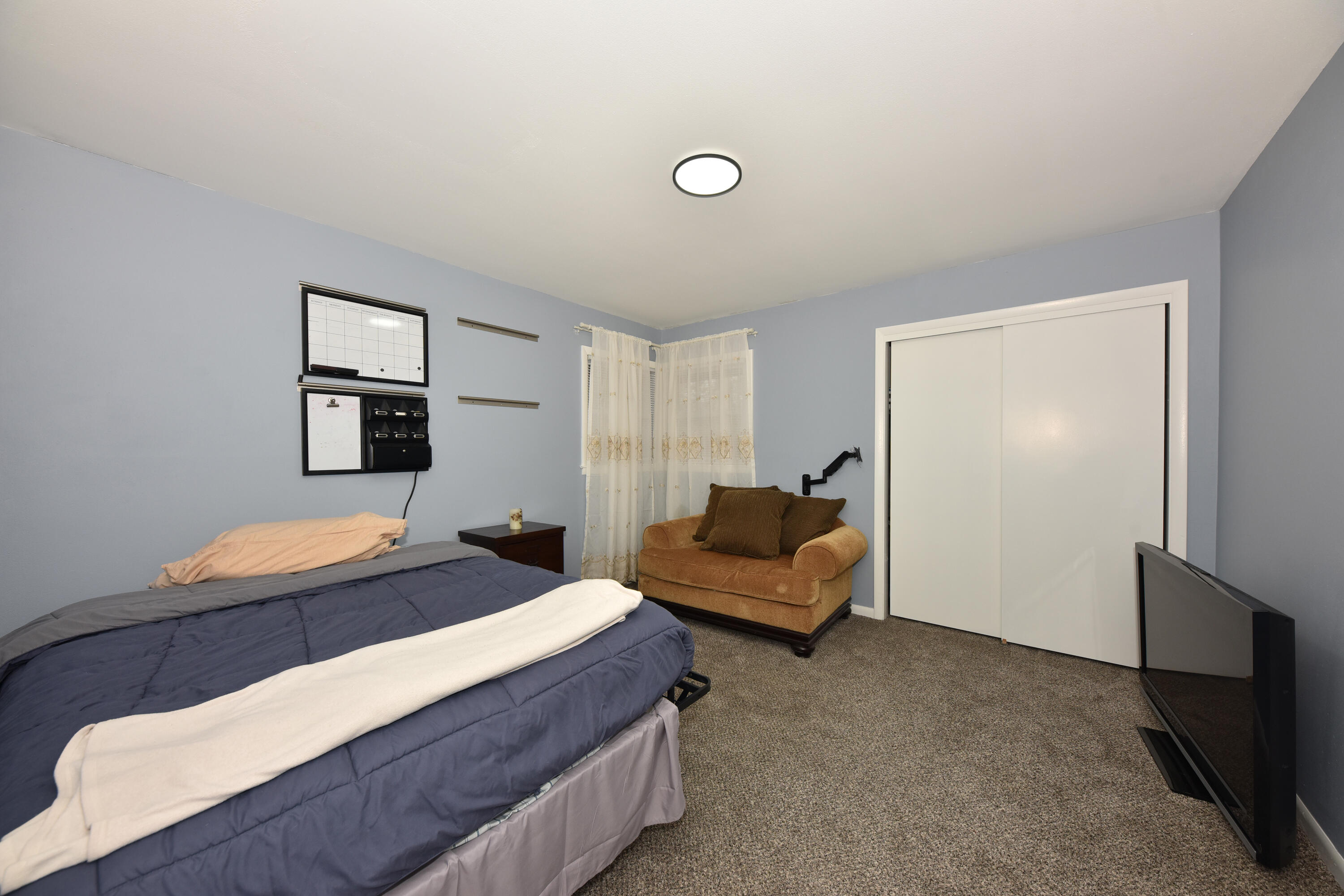 N28W24239 Watertown Road Pewaukee, WI 53072 - Photo 17 of 26 Master bedroom