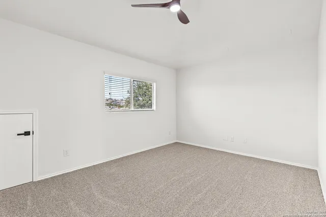 an empty room with a empty space