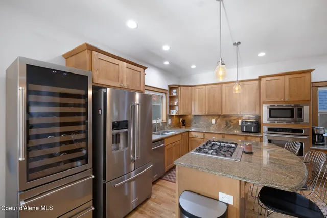 $1,699,000 | 4083 West Shoreview Lane, Coeur D'Alene, ID 83814