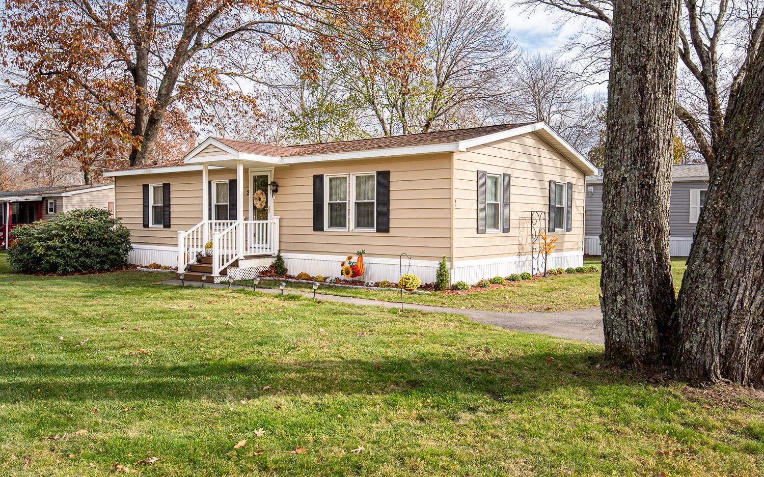 2 Parklane Road Hampstead, NH 03841 - Photo 2 of 27