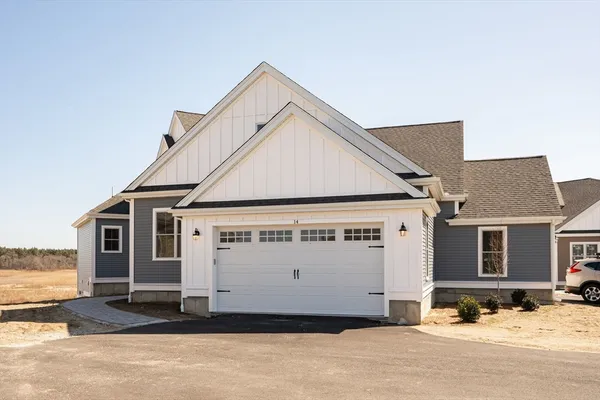 $735,000 | 58 Metacomet Road, Unit 17, West Bridgewater, MA 02379