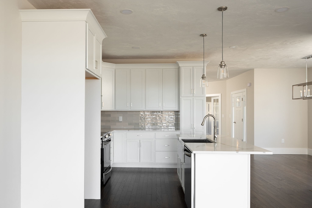 58 Metacomet Road, Unit 17 West Bridgewater, MA 02379 - Photo 10 of 41