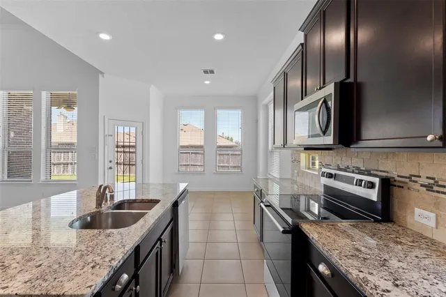 $375,000 | 227 Chamberlain Drive, Fate, TX 75189