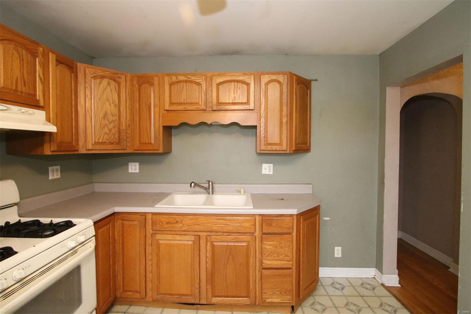 130 West Tydeman Street Roxana, IL 62084 - Photo 12 of 31