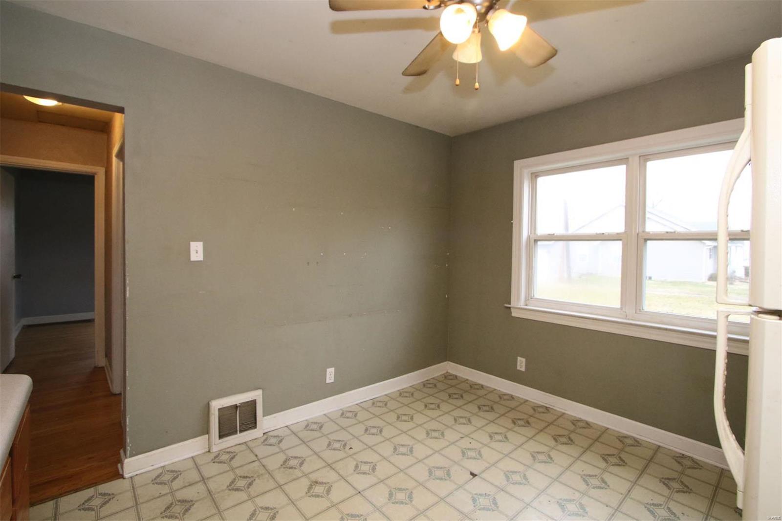 130 West Tydeman Street Roxana, IL 62084 - Photo 13 of 31