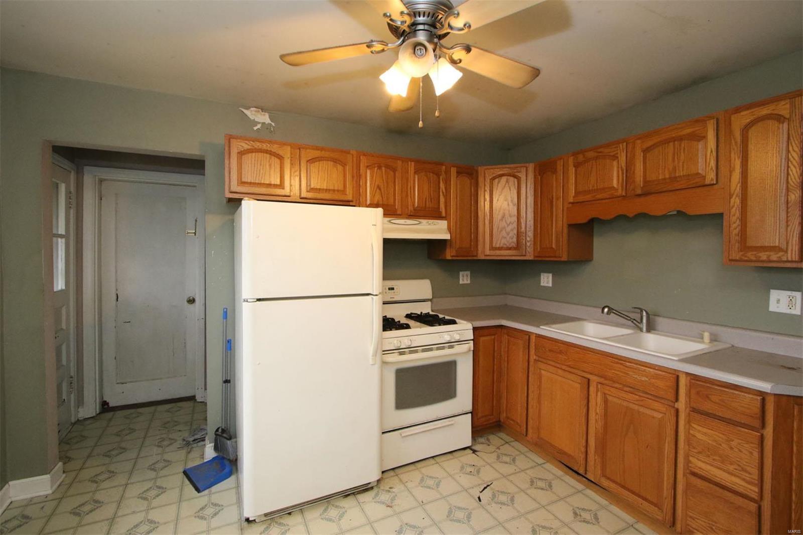 130 West Tydeman Street Roxana, IL 62084 - Photo 14 of 31