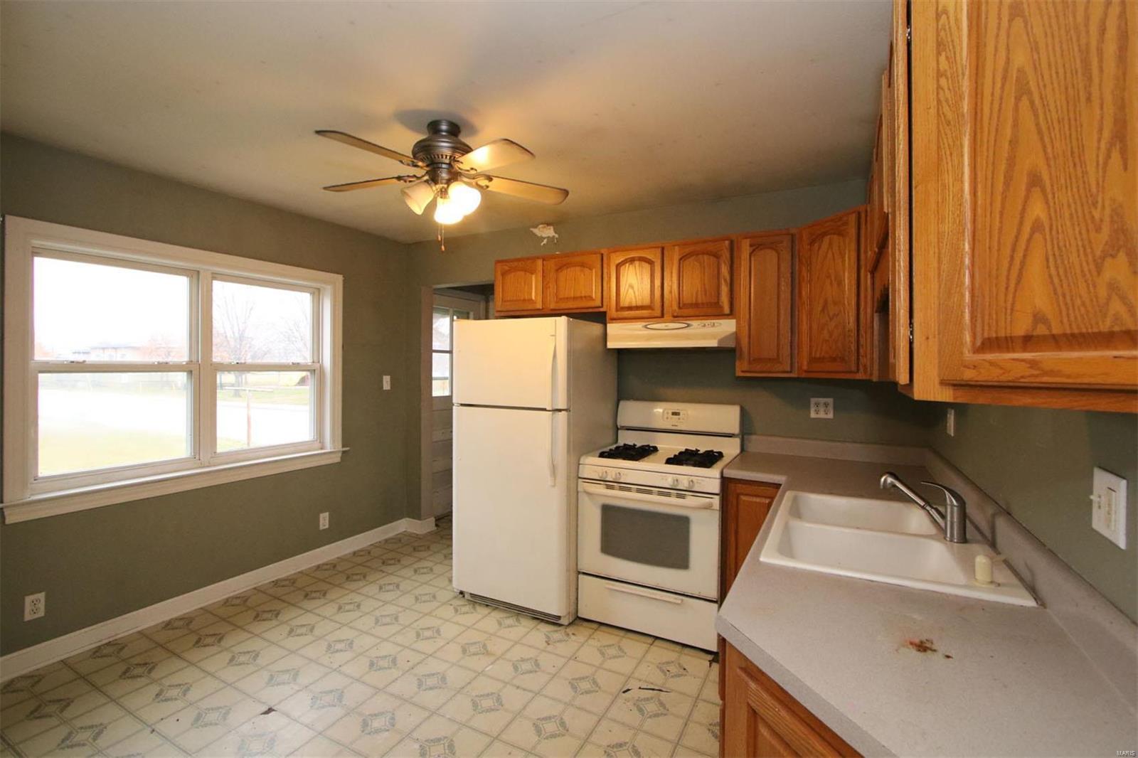 130 West Tydeman Street Roxana, IL 62084 - Photo 15 of 31