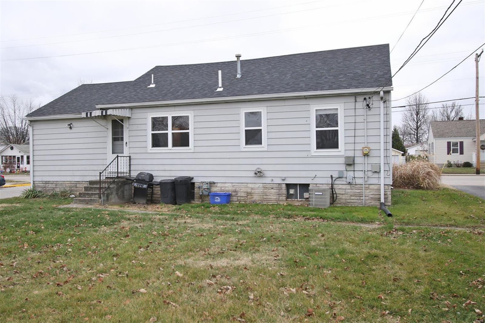 130 West Tydeman Street Roxana, IL 62084 - Photo 7 of 31