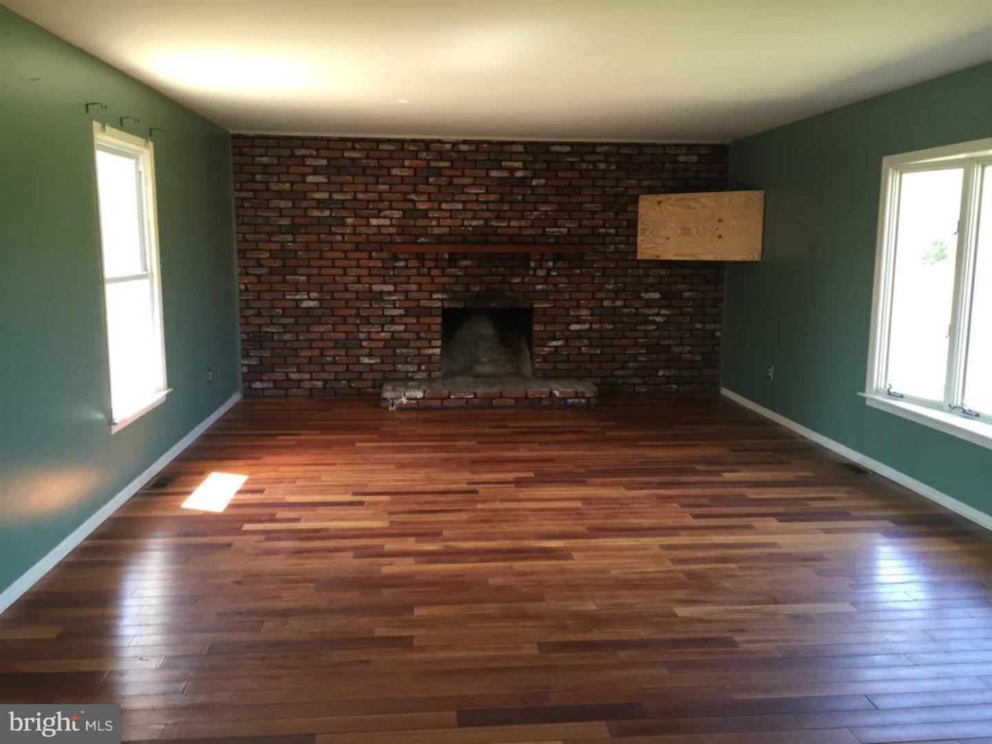 187 Church Road Medford, NJ 08055 - Photo 3 of 13 Family Room