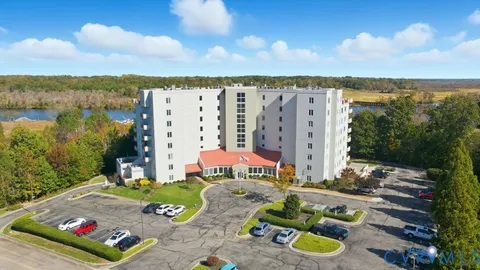 view of city with tall buildings