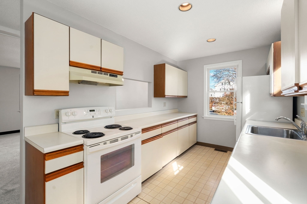 36 Irving Street, Unit B Salem, MA 01970 - Photo 5 of 17