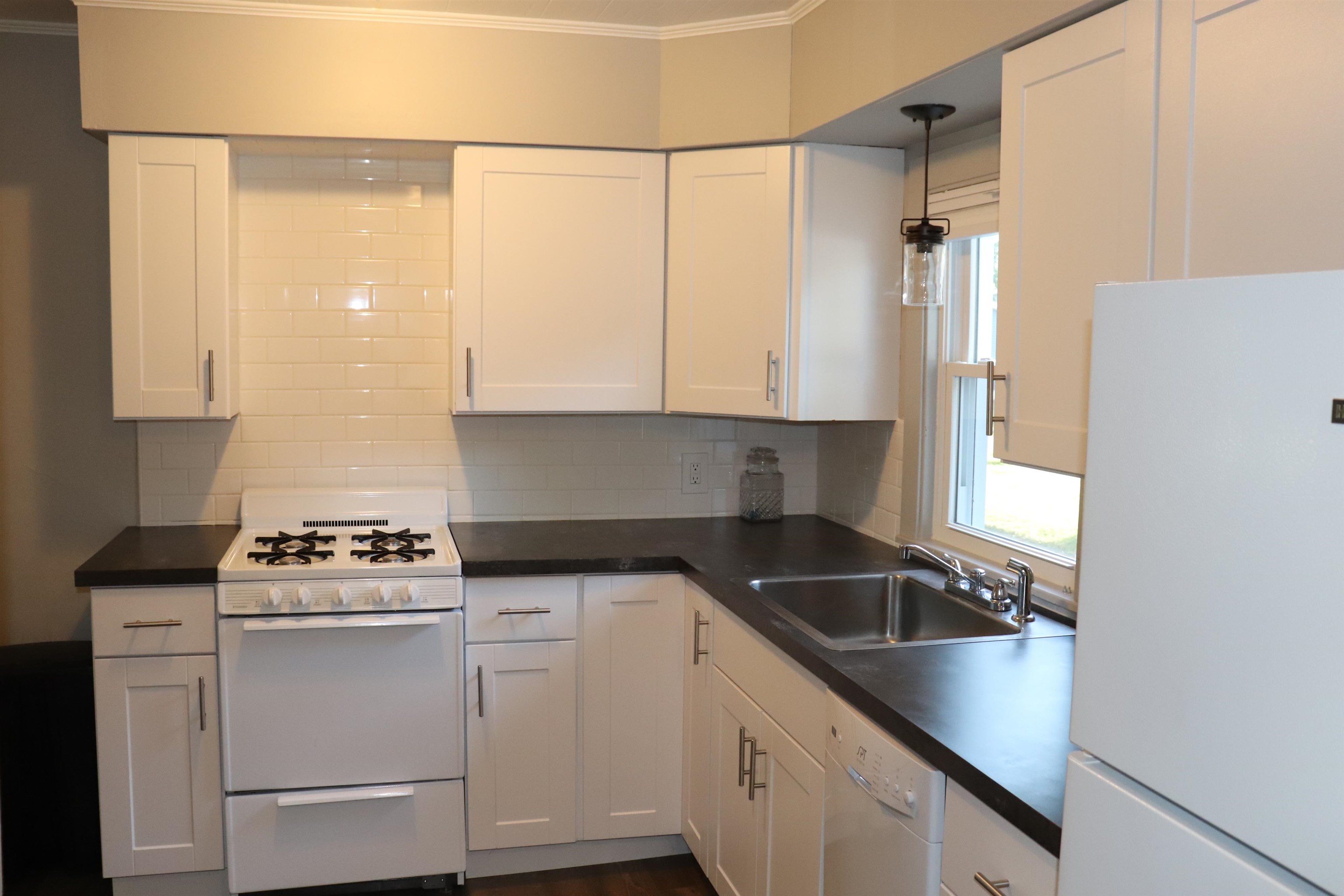 2409 Fairview Avenue Bay City, MI 48708 - Photo 8 of 25