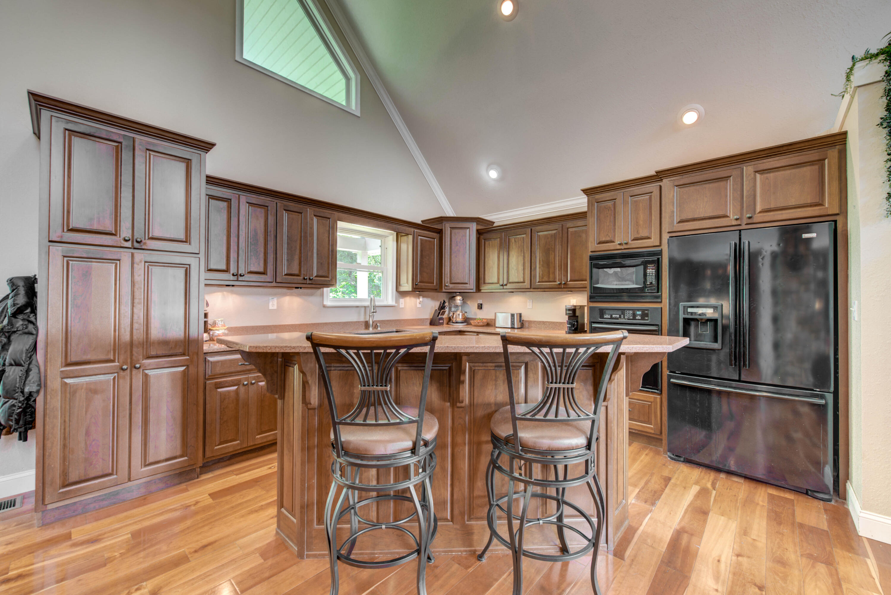 957 English Mountain Road Cosby, TN 37722 - Photo 9 of 37 BREAKFAST BAR