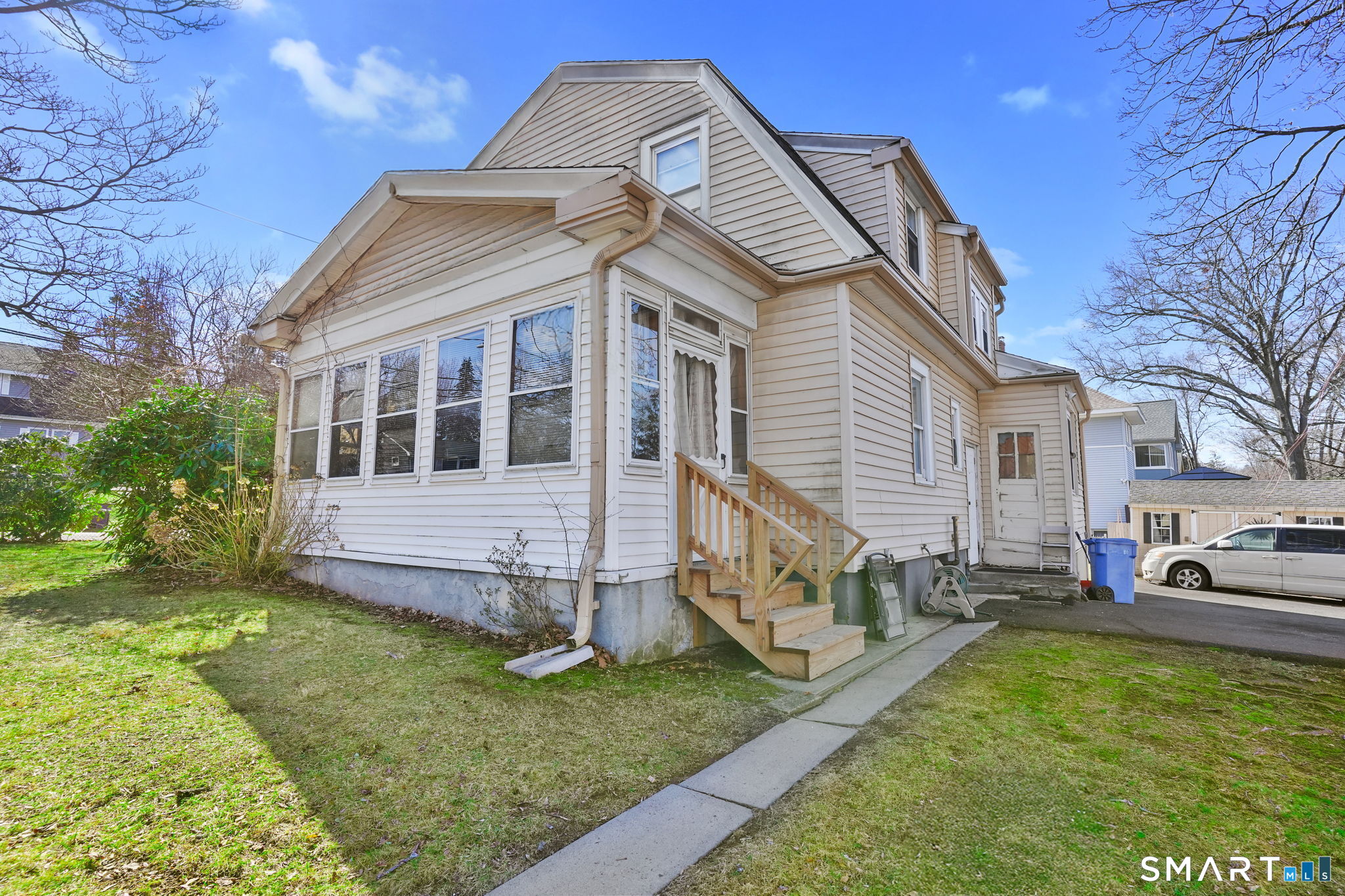 570 Broadview Terrace Hartford, CT 06106 - Photo 2 of 30 a view of a house with a yard