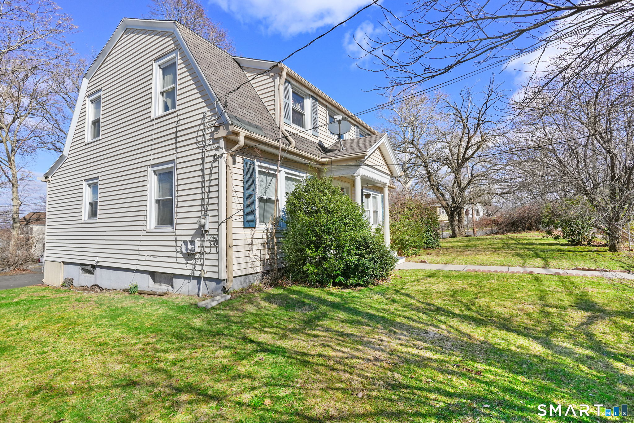 570 Broadview Terrace Hartford, CT 06106 - Photo 26 of 30 a front view of house with yard