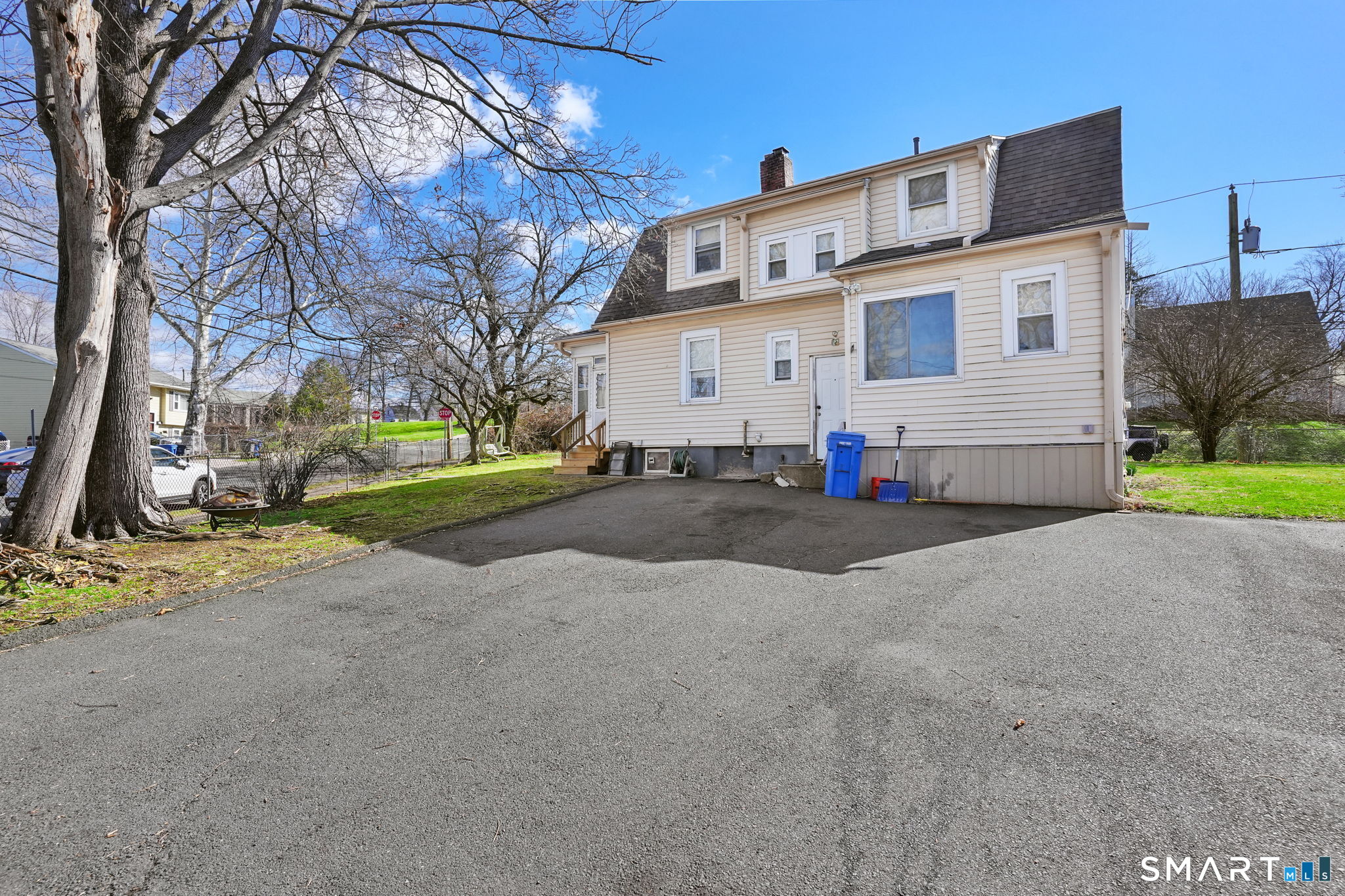 570 Broadview Terrace Hartford, CT 06106 - Photo 3 of 30 a view of the house with a street