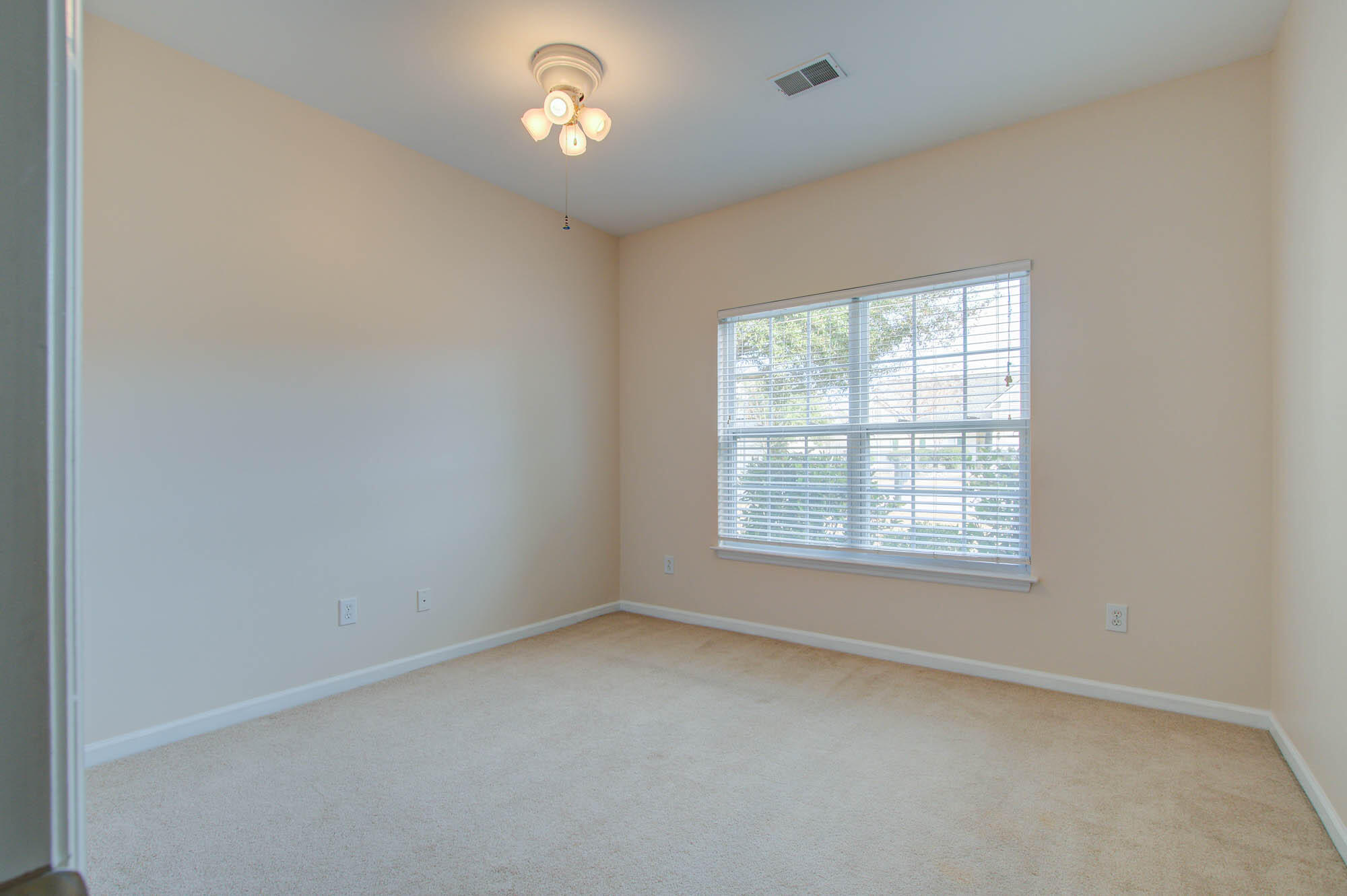 208 Hollytree Circle Ladson, SC 29456 - Photo 17 of 25 208 (20)