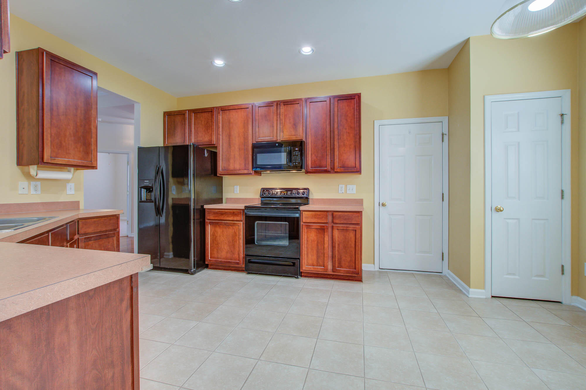 208 Hollytree Circle Ladson, SC 29456 - Photo 8 of 25 208 (10)