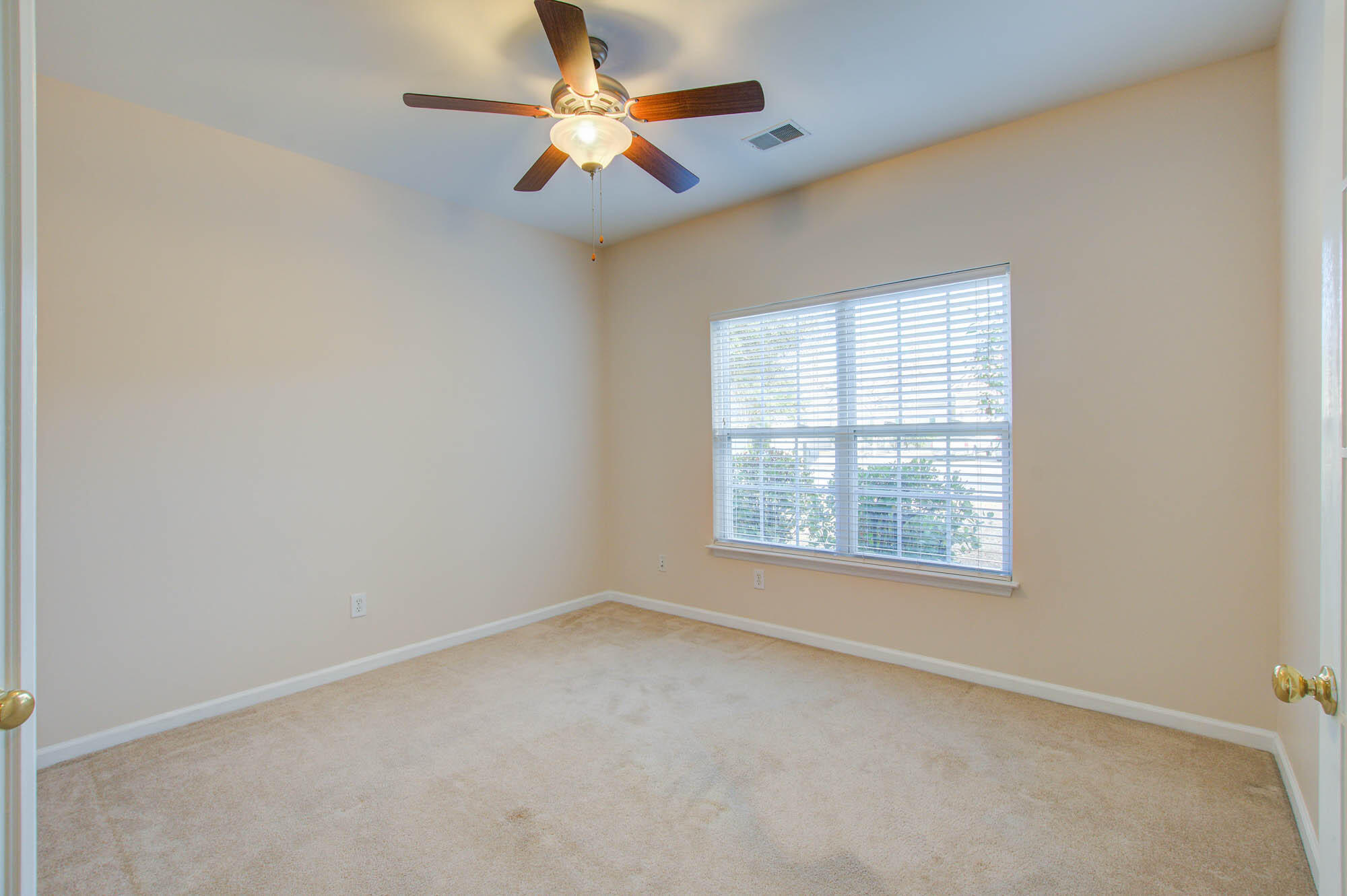 208 Hollytree Circle Ladson, SC 29456 - Photo 10 of 25 208 (13)