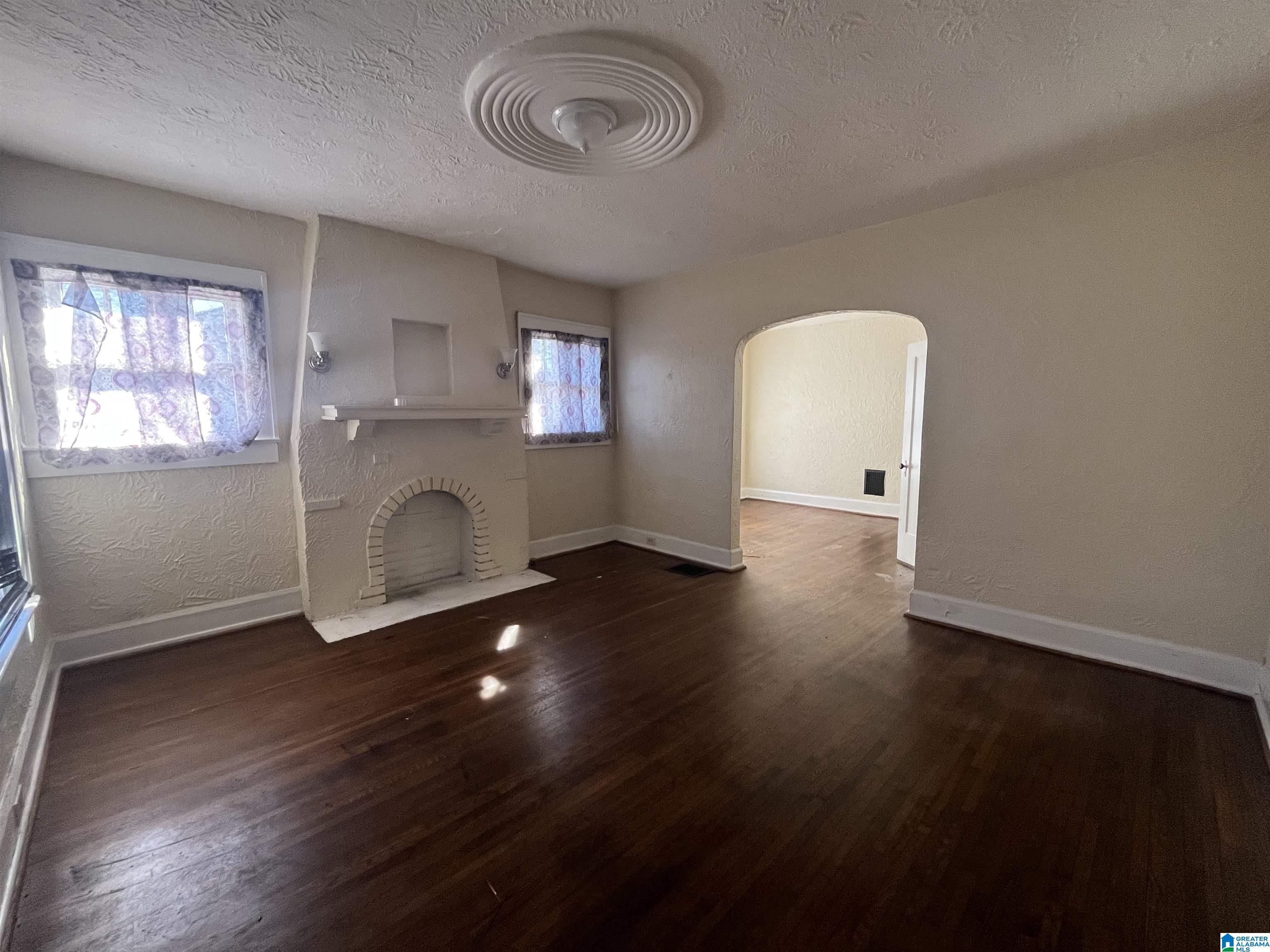 1432 19th Place Southwest Birmingham, AL 35211 - Photo 4 of 13