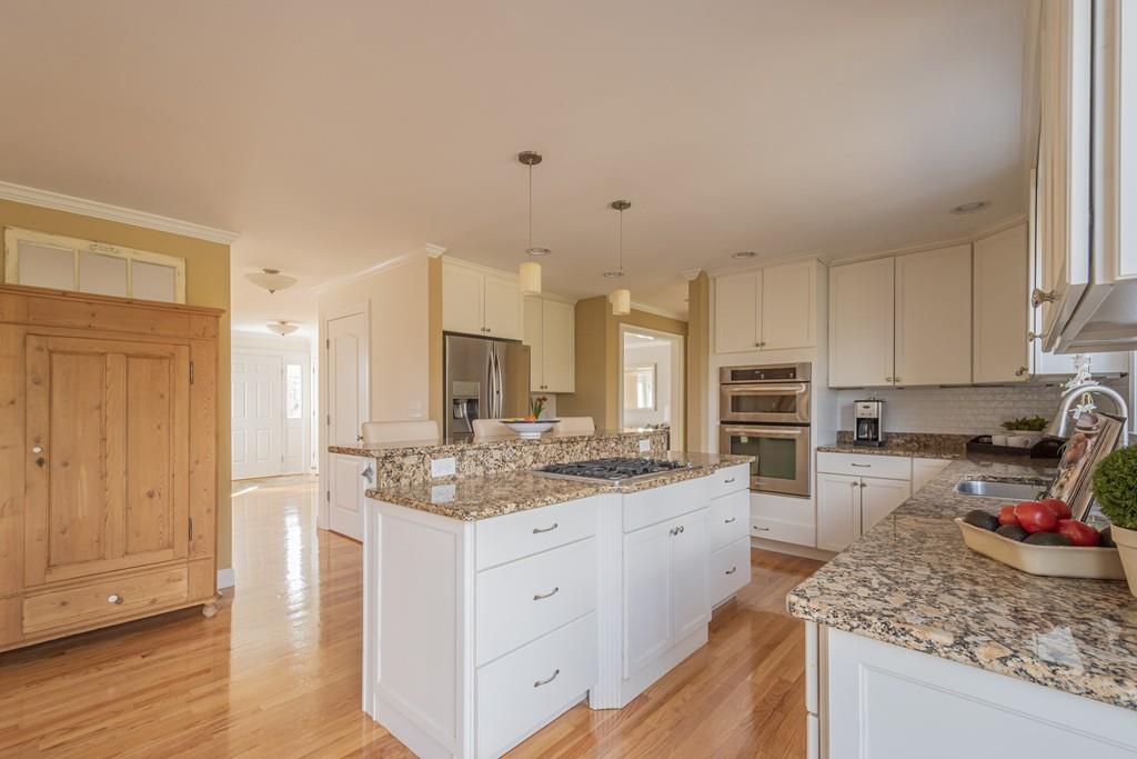 21 Locust Avenue Lexington, MA 02421 - Photo 8 of 42