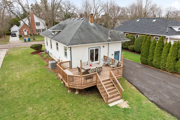 $324,900 | 716 Liberty Street, West Dundee, IL 60118