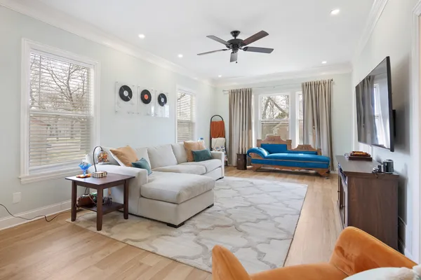 $324,900 | 716 Liberty Street, West Dundee, IL 60118