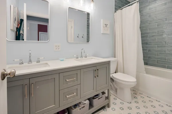 $324,900 | 716 Liberty Street, West Dundee, IL 60118