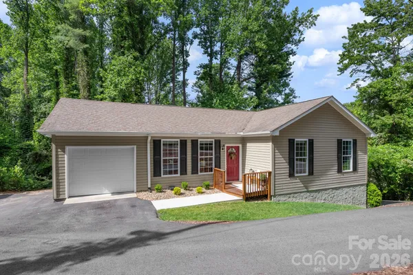 $365,000 | 163 Longview Drive, Hendersonville, NC 28791
