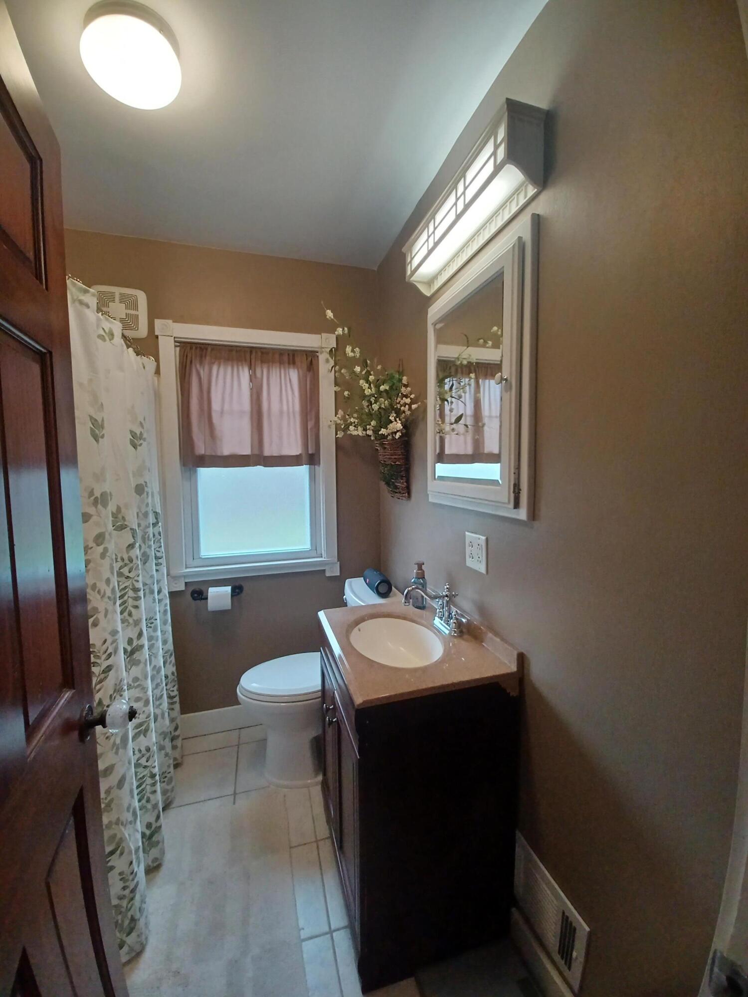 409 9th Street Southwest De Motte, IN 46310 - Photo 10 of 11 1500x2000