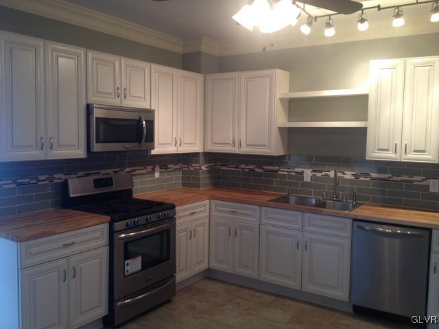 712 Maple Street Bethlehem, PA 18018 - Photo 3 of 47 Gallery Image 3