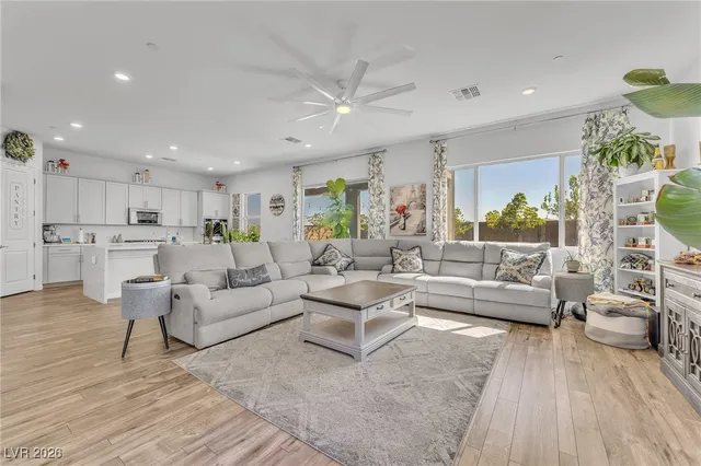 $1,245,000 | 372 American Dipper Street, Las Vegas, NV 89138