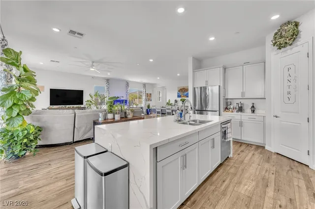 $1,245,000 | 372 American Dipper Street, Las Vegas, NV 89138