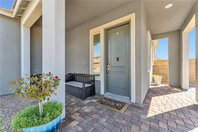 $1,245,000 | 372 American Dipper Street, Las Vegas, NV 89138