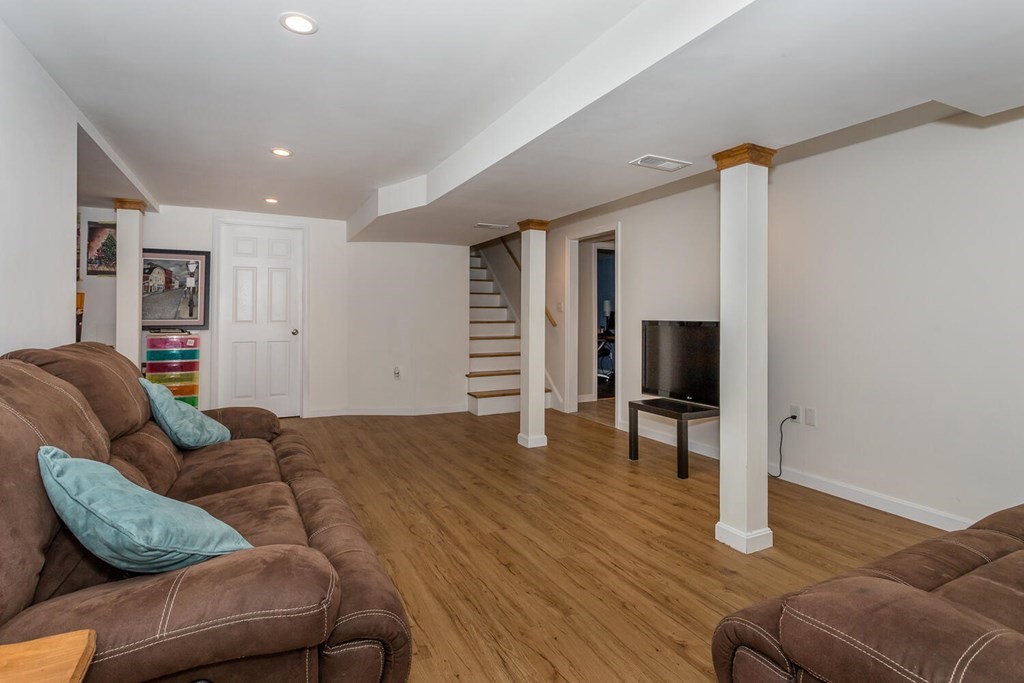42 Bartlett Road Randolph, MA 02368 - Photo 15 of 21 Gallery Image 15