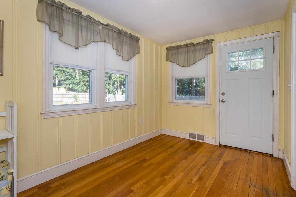 42 Bartlett Road Randolph, MA 02368 - Photo 8 of 21 Gallery Image 8