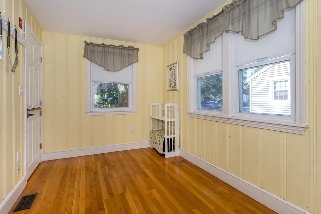 42 Bartlett Road Randolph, MA 02368 - Photo 9 of 21 Gallery Image 9