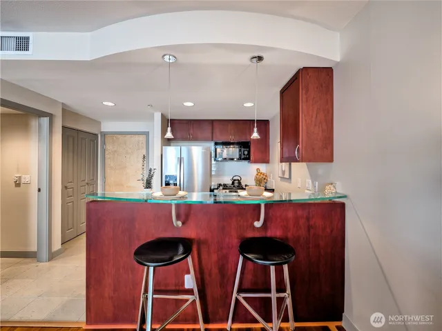 $2,800 | 2929 1st Avenue, Unit 1116, Seattle, WA 98121