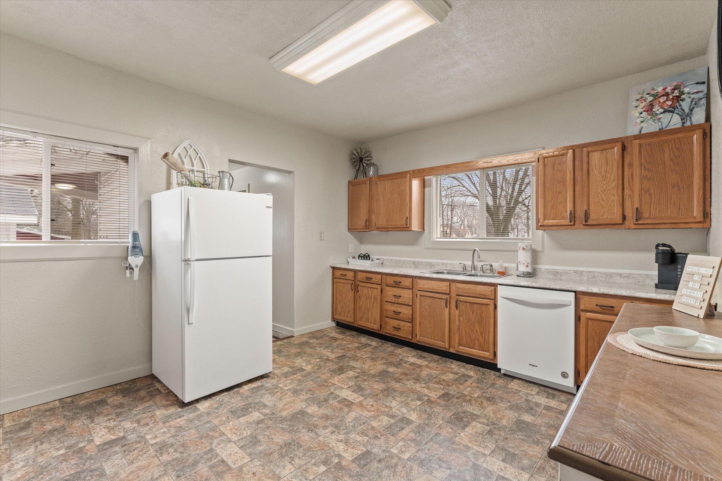 402 Jefferson Street Cassopolis, MI 49031 - Photo 13 of 37 07-DSC03698