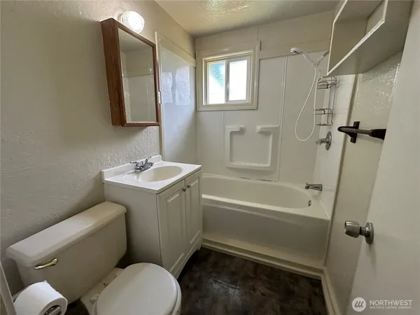 $1,565 | 1711 Steven Street, Shelton, WA 98584
