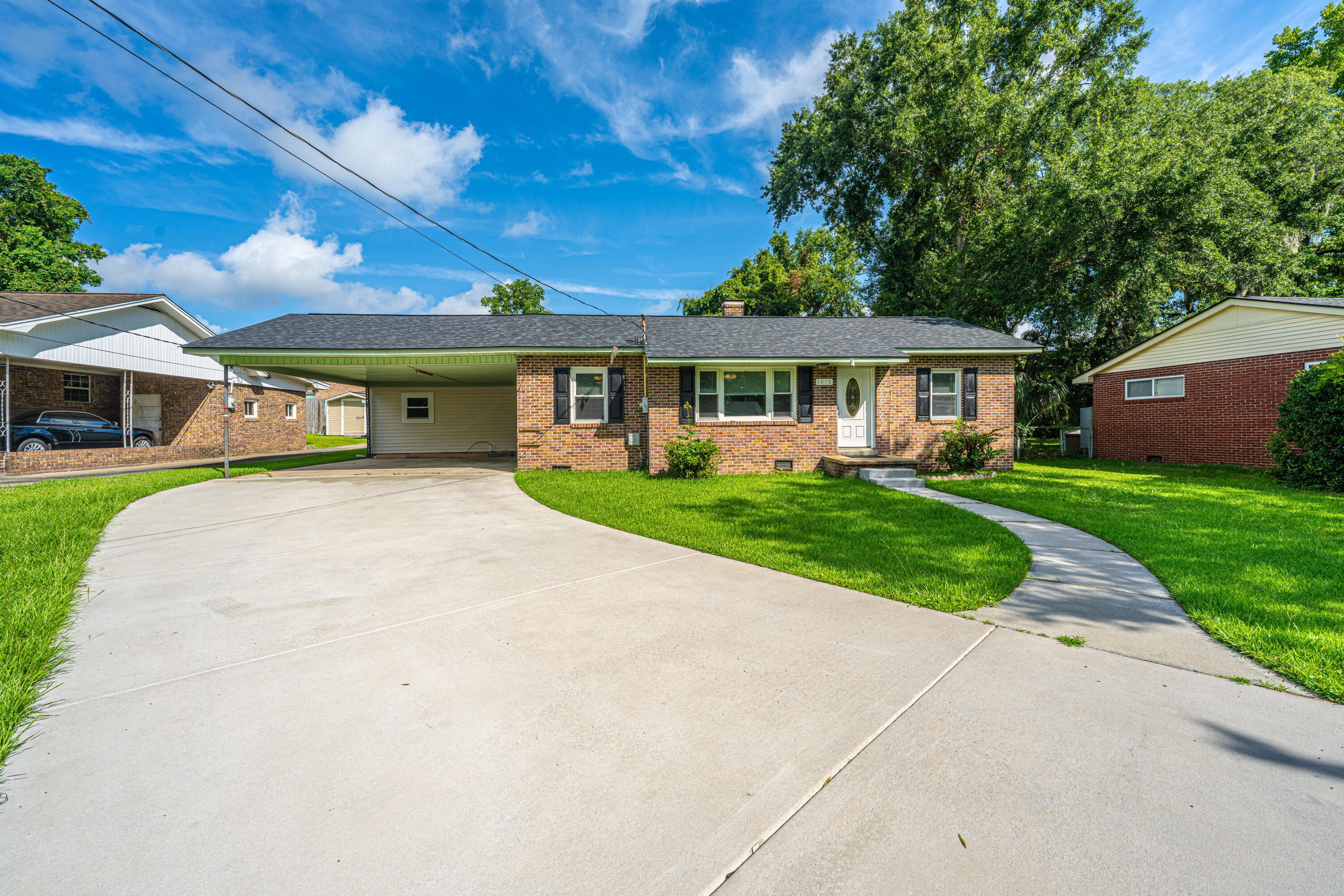 1010 West Recess Road Hanahan, SC 29410 - Photo 2 of 24 1010WRecessRd005