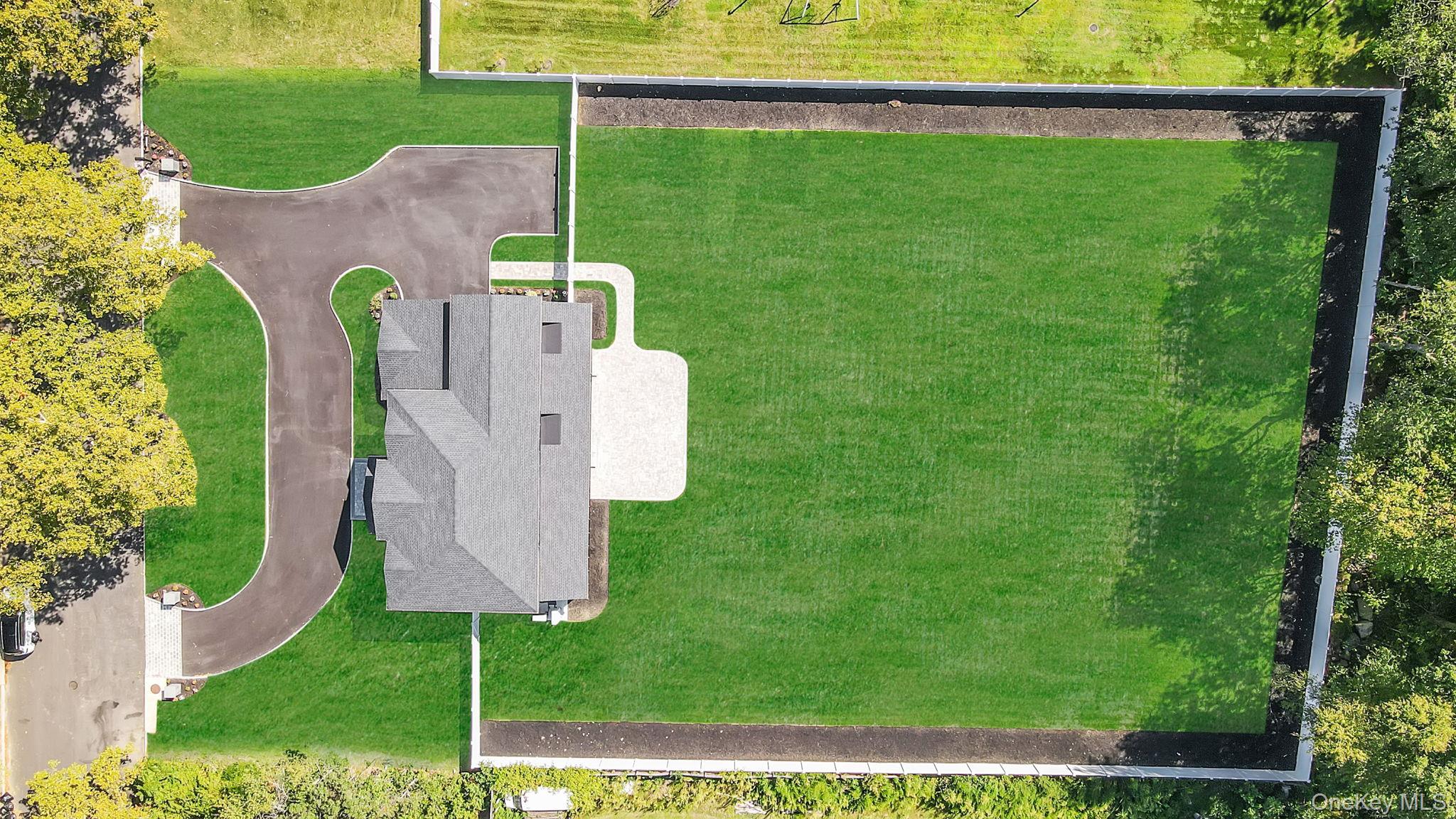 14 Quintree Lane Melville, NY 11747 - Photo 3 of 46 a view of outdoor space and yard