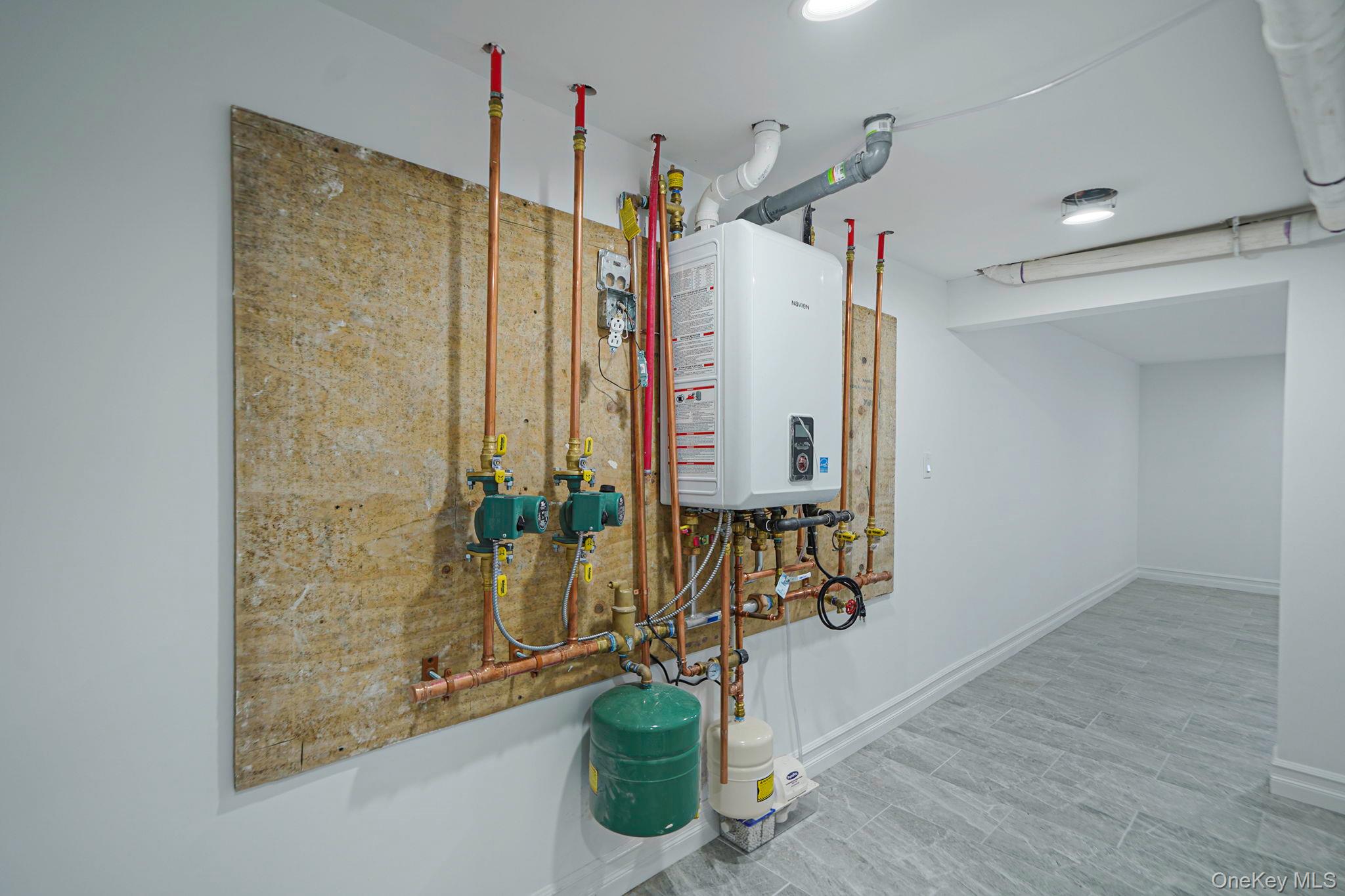 14 Quintree Lane Melville, NY 11747 - Photo 43 of 46